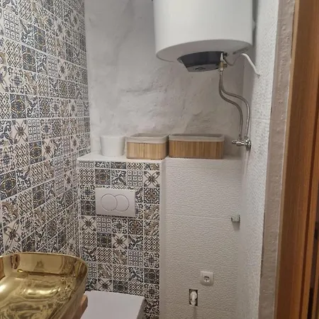 Small Modern Apartman In Centar Of * Cres