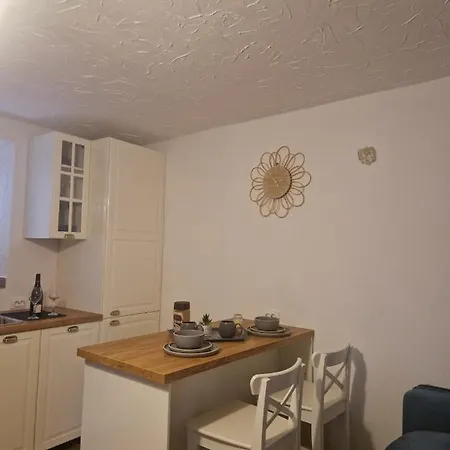 Small Modern Apartman In Centar Of Apartmán